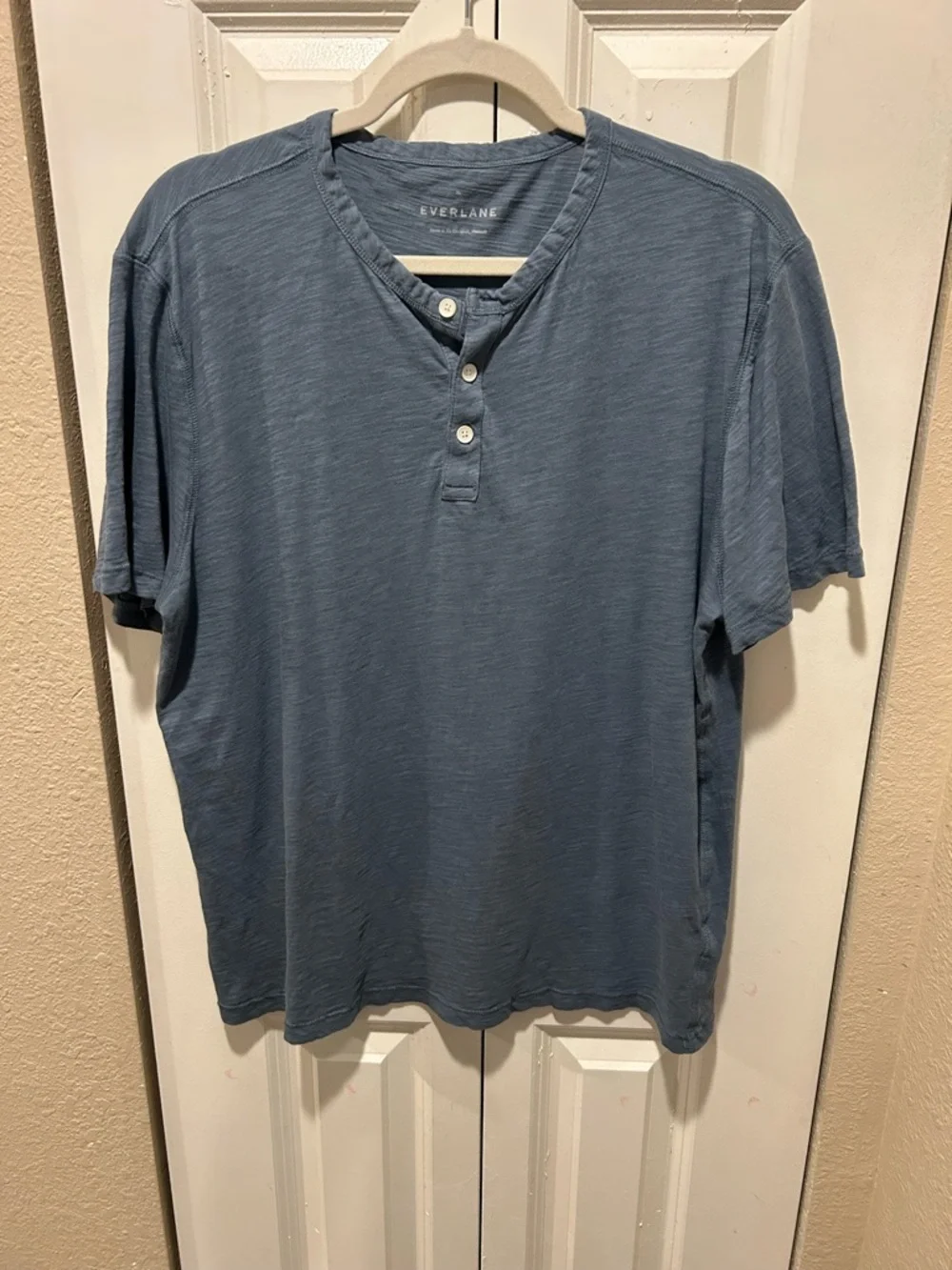 Everlane Cotton Slub Henley Tee in Slate Gray , size XL Inseam - Picture 2 of 5